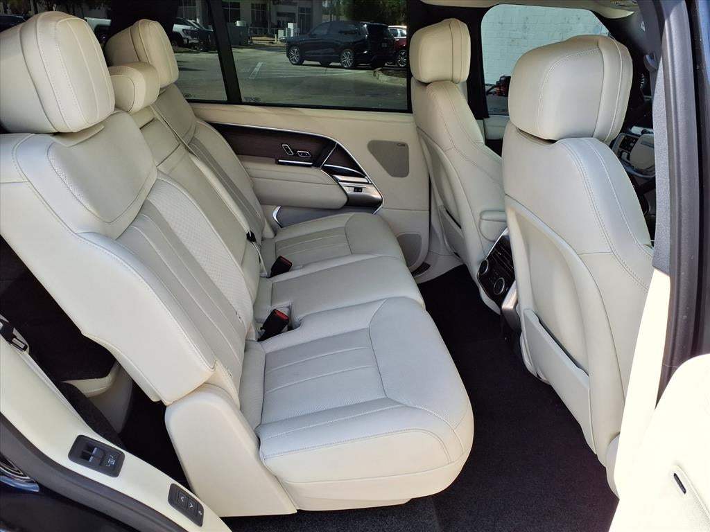 2025 Land Rover Range Rover SE