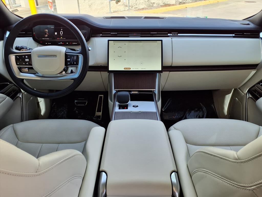 2025 Land Rover Range Rover SE