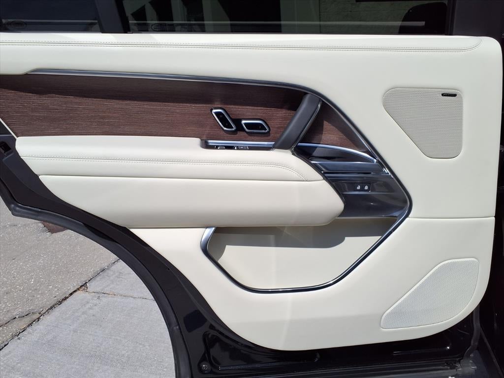 2025 Land Rover Range Rover SE