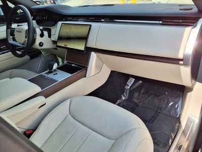2025 Land Rover Range Rover SE