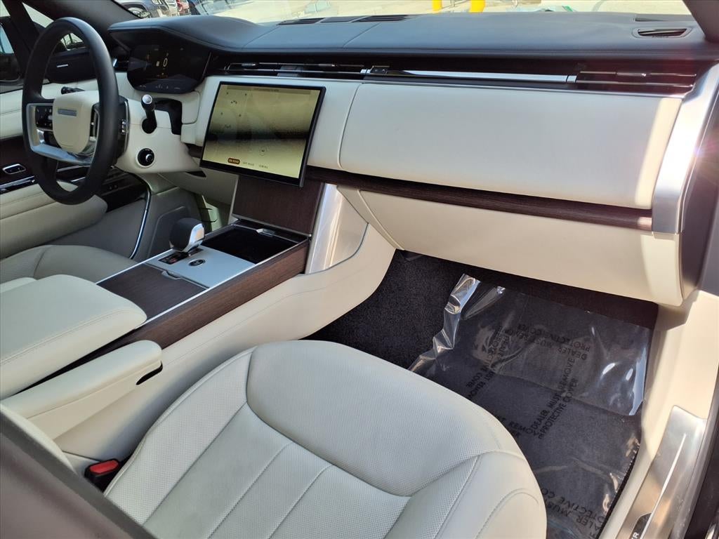 2025 Land Rover Range Rover SE