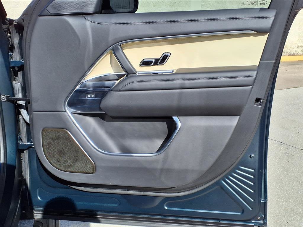 2024 Land Rover Range Rover SV