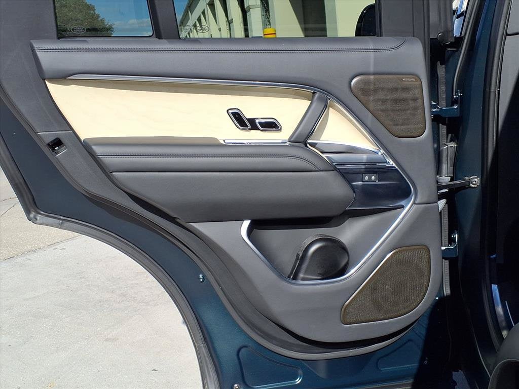 2024 Land Rover Range Rover SV