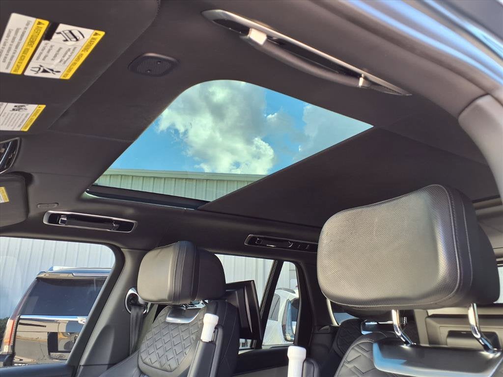 2024 Land Rover Range Rover SV