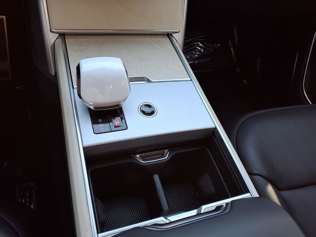 2024 Land Rover Range Rover SV