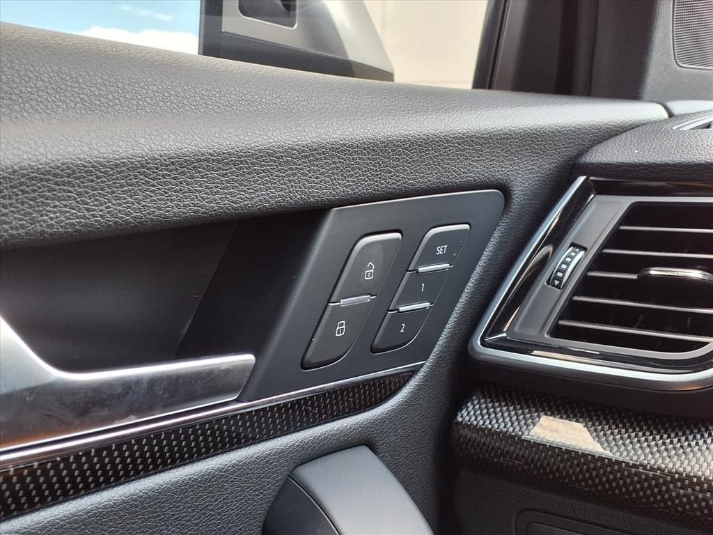 2023 Audi SQ5 Prestige