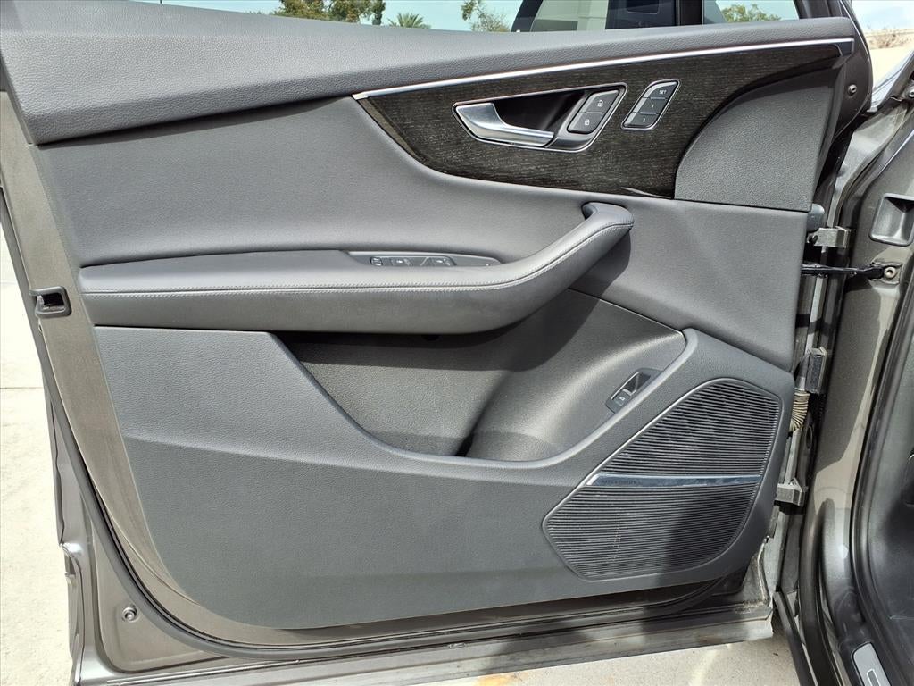 2023 Audi Q7 Premium Plus