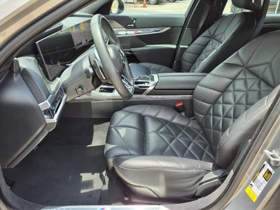 2023 BMW 7 Series 740i