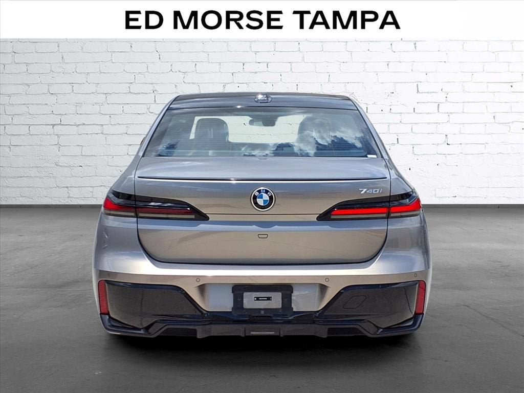 2023 BMW 7 Series 740i