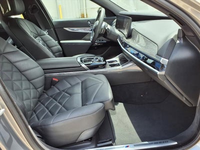 2023 BMW 7 Series 740i