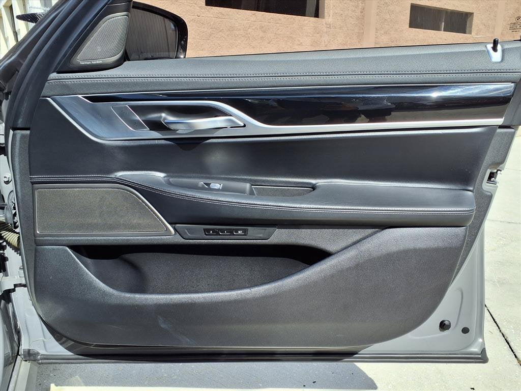 2022 BMW 7 Series 740i