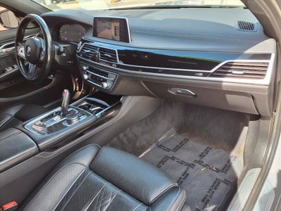 2022 BMW 7 Series 740i