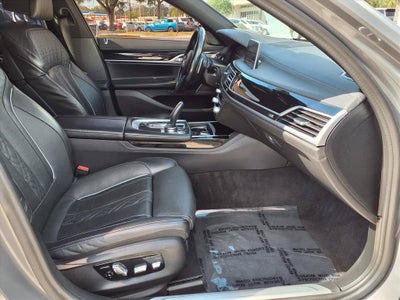 2022 BMW 7 Series 740i