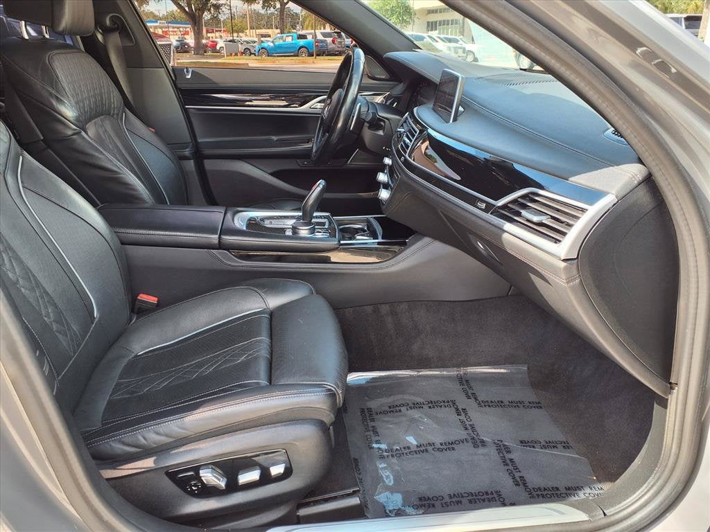 2022 BMW 7 Series 740i