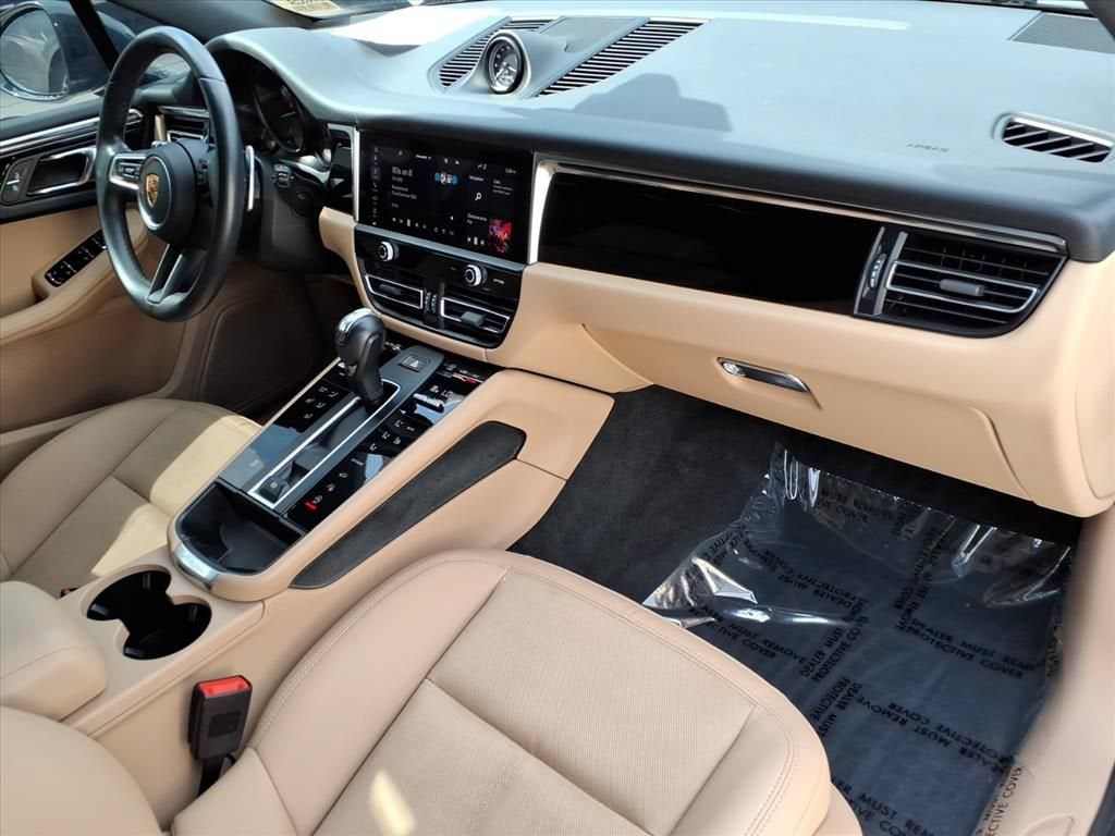 2023 Porsche Macan T