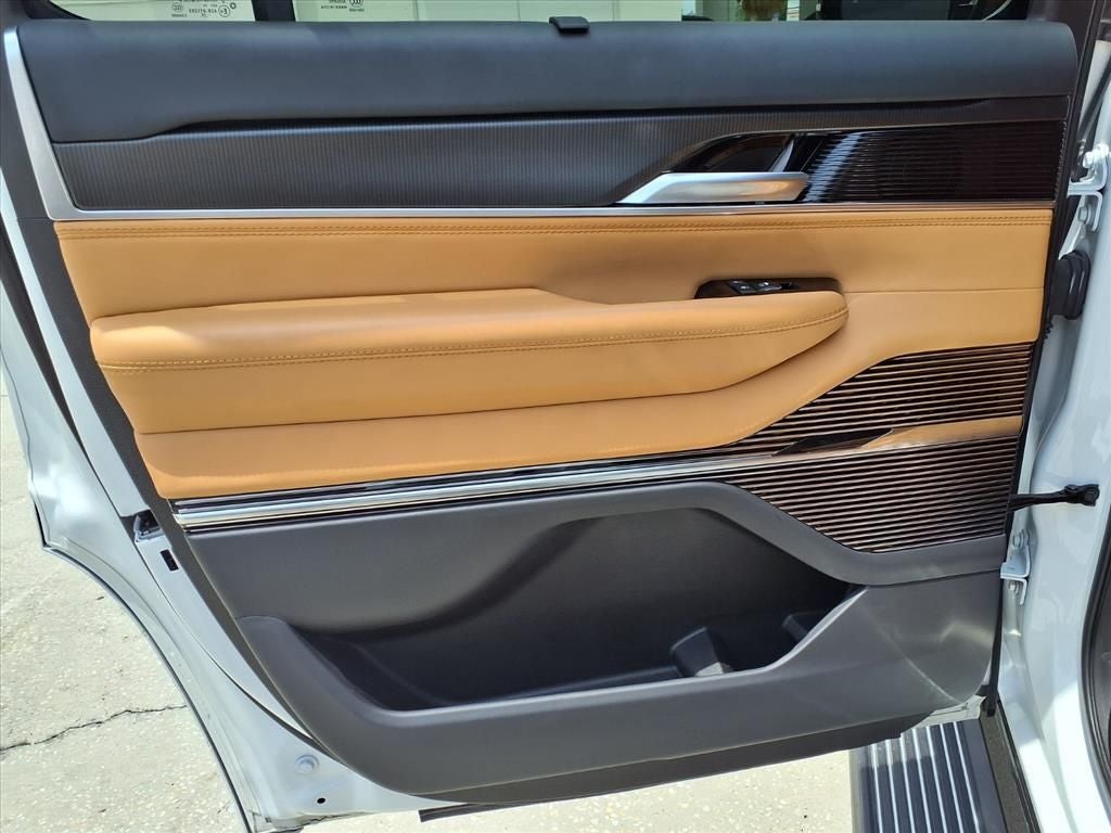 2025 Jeep Grand Wagoneer Series III