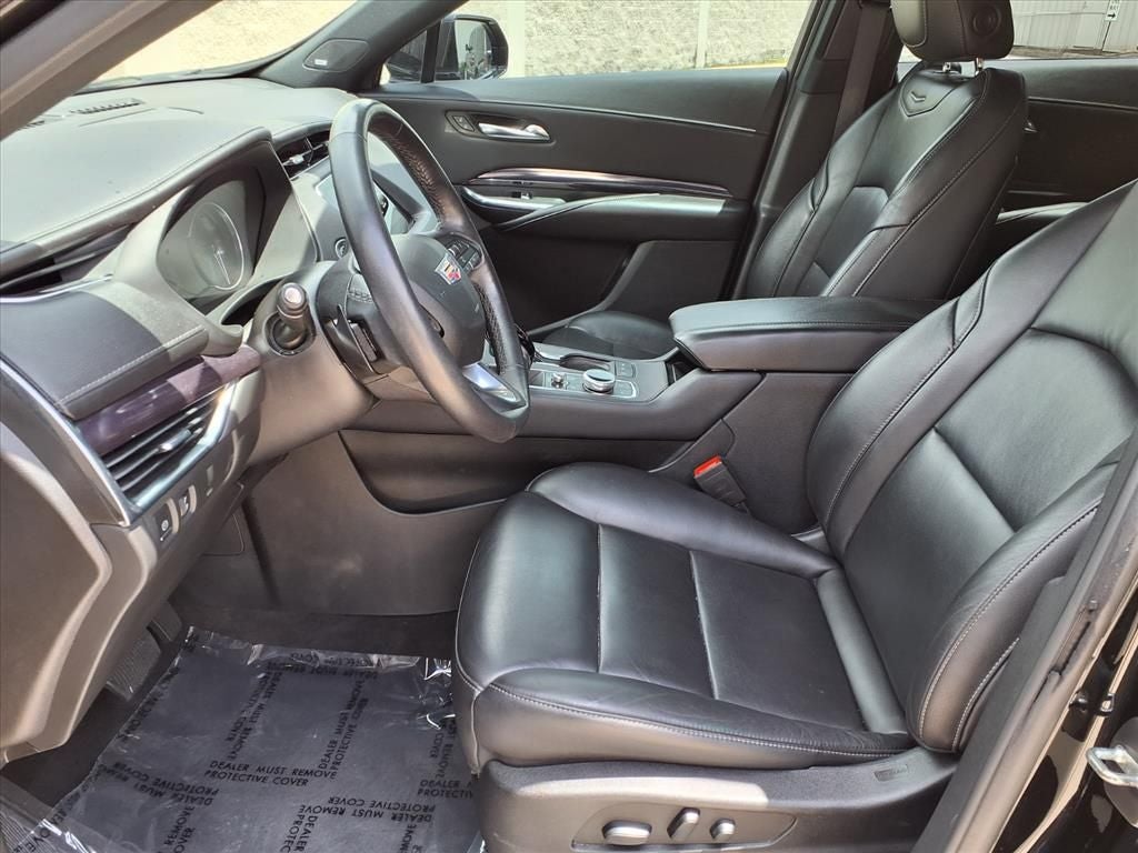 2022 Cadillac XT4 Luxury