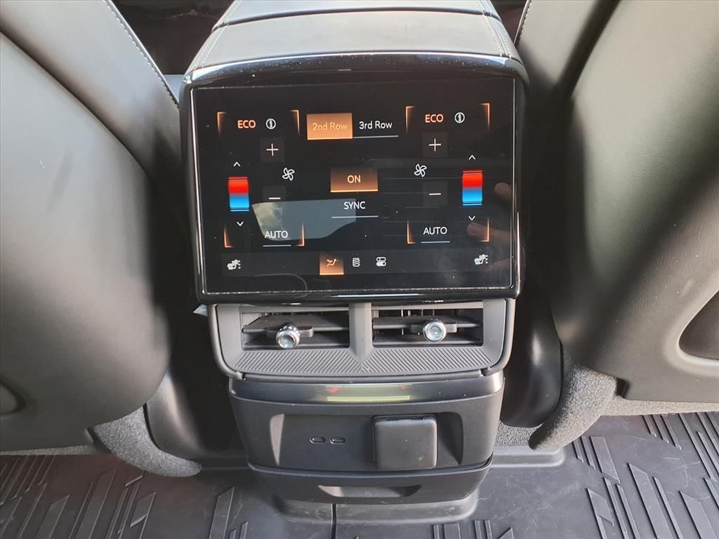 2026 Cadillac VISTIQ Platinum