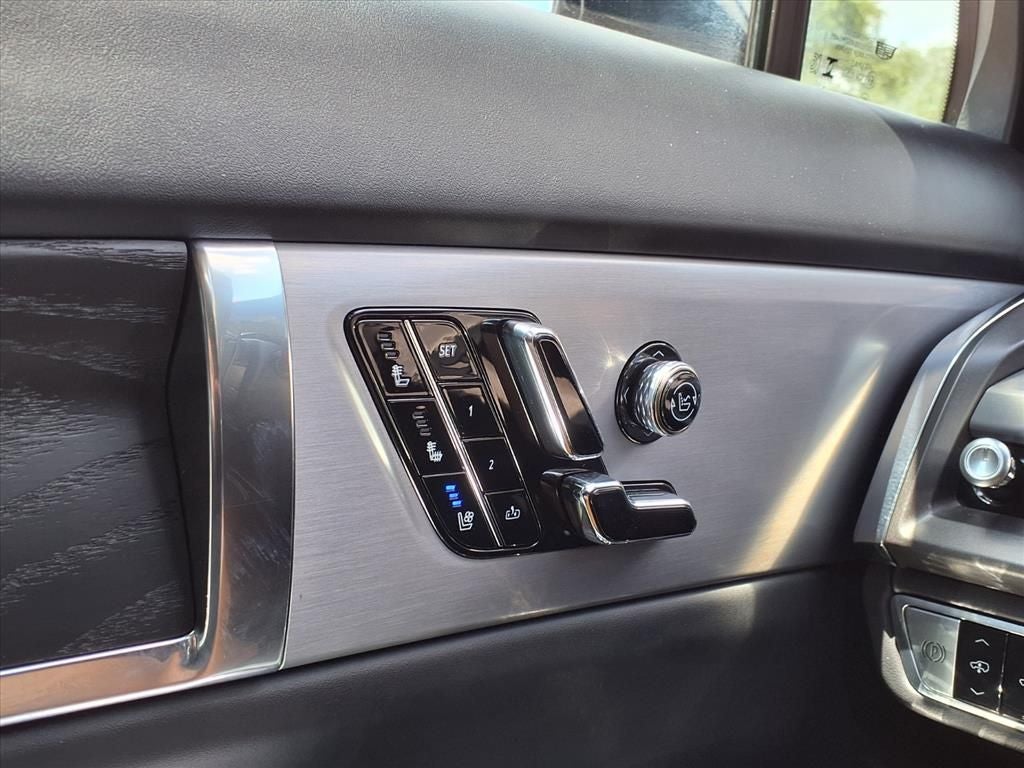 2026 Cadillac VISTIQ Platinum