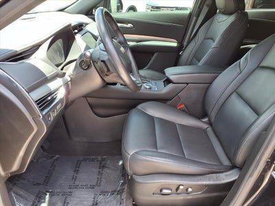 2023 Cadillac XT4 Premium Luxury