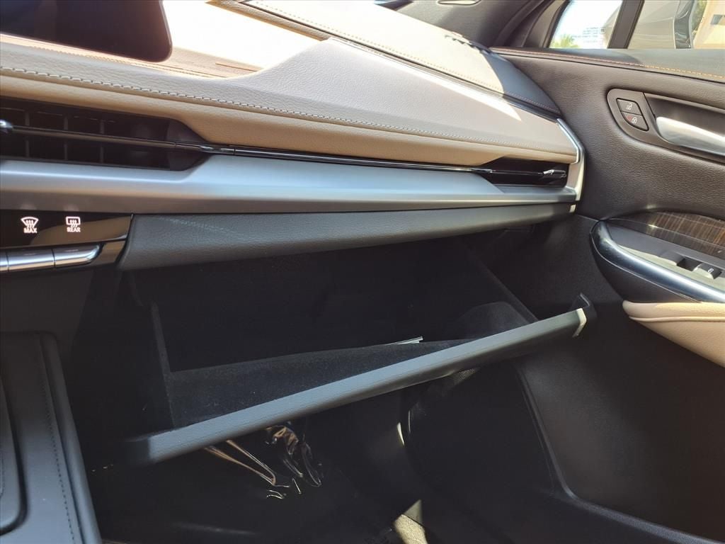 2025 Cadillac XT4 Premium Luxury