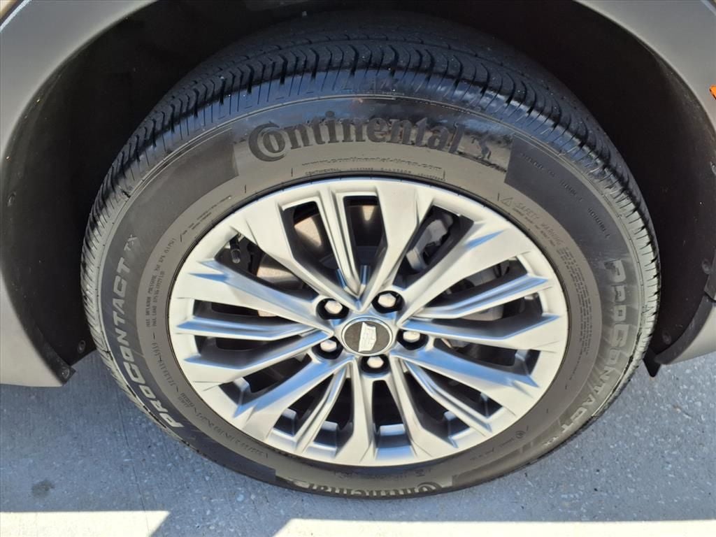 2025 Cadillac XT4 Premium Luxury