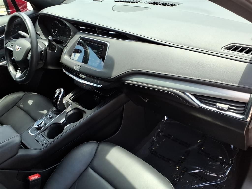 2022 Cadillac XT4 Premium Luxury