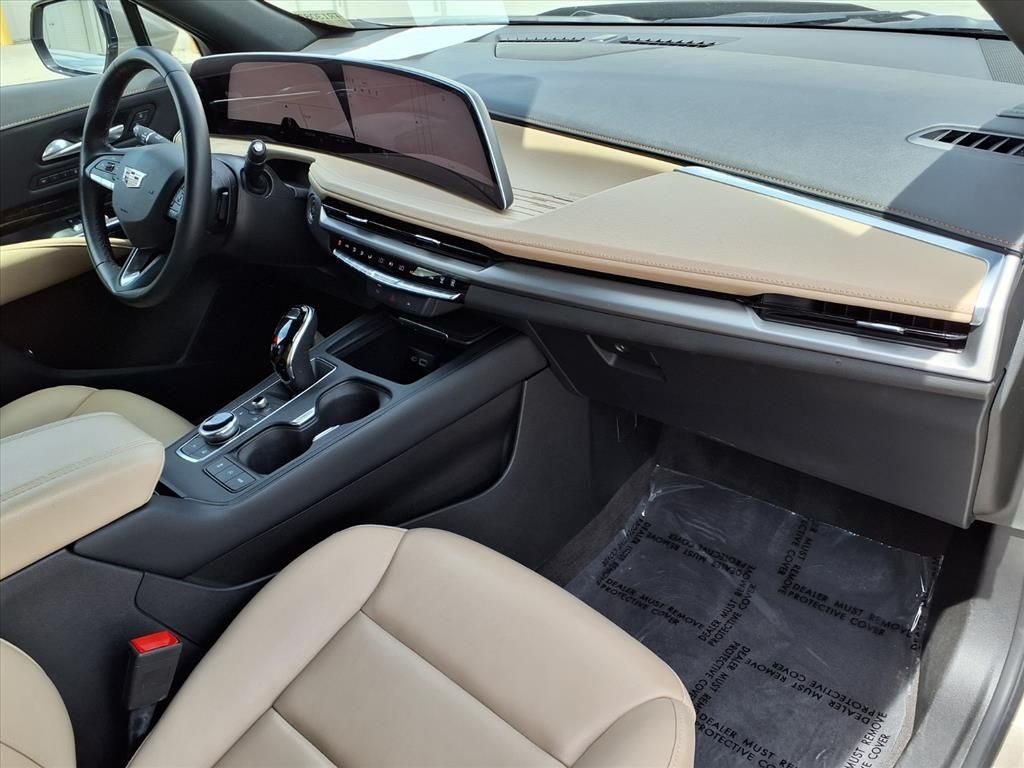 2025 Cadillac XT4 Premium Luxury