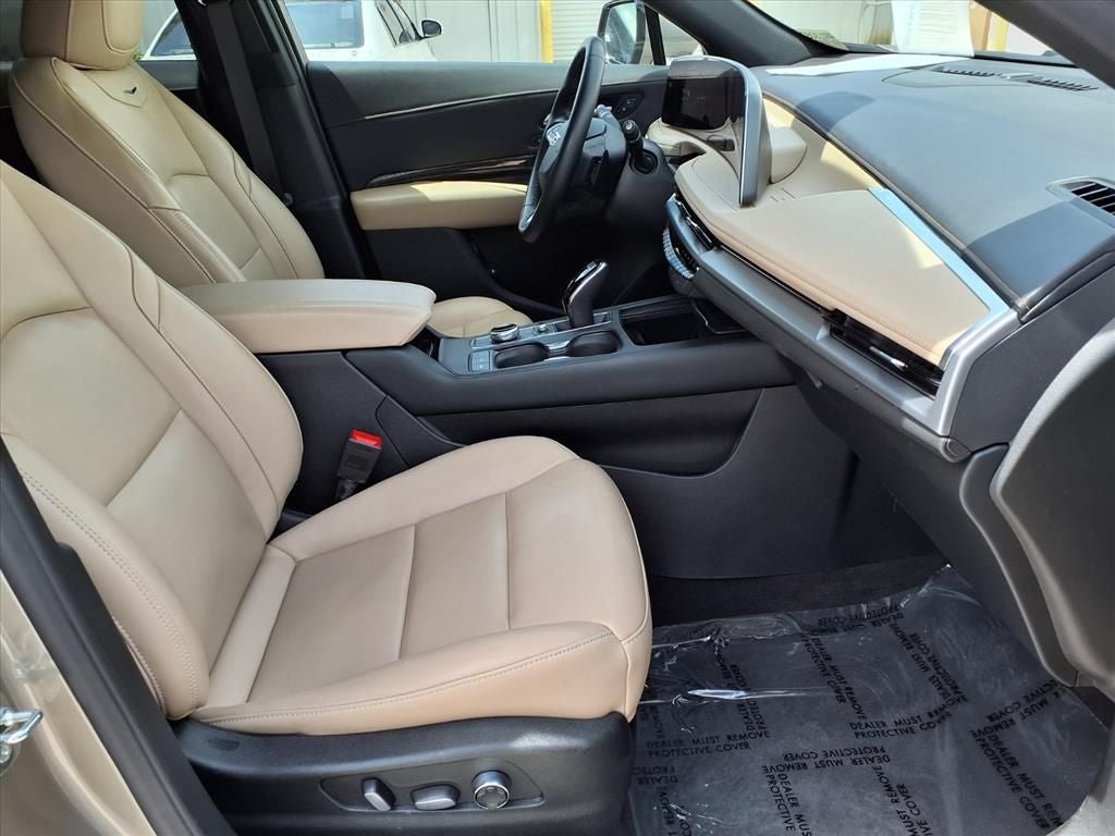 2025 Cadillac XT4 Premium Luxury