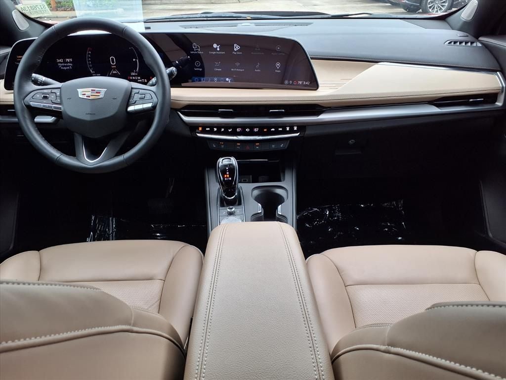 2024 Cadillac XT4 Premium Luxury