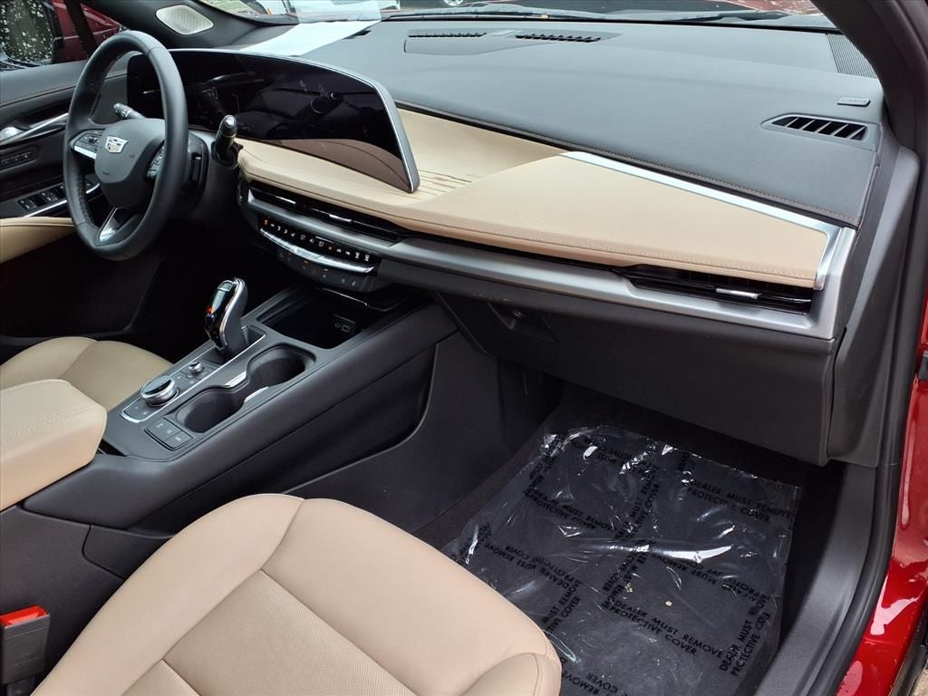 2024 Cadillac XT4 Premium Luxury