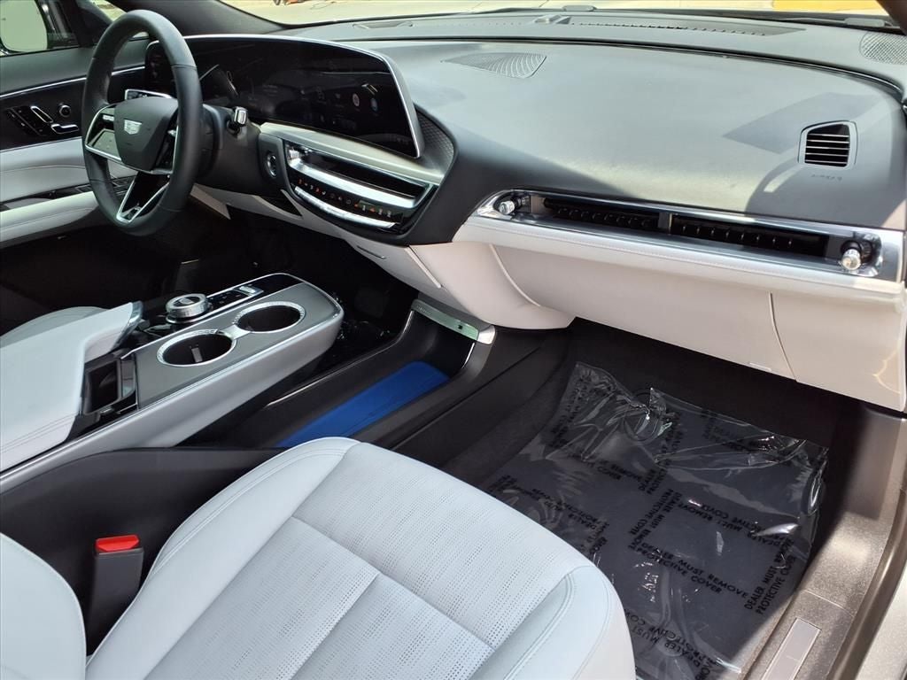 2024 Cadillac LYRIQ Sport
