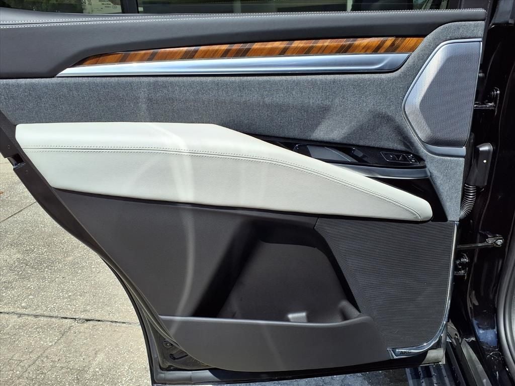 2025 Cadillac Escalade Premium Luxury Platinum