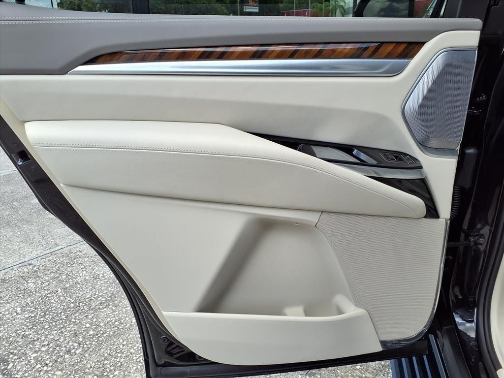 2026 Cadillac Escalade Platinum Sport - Photo 18