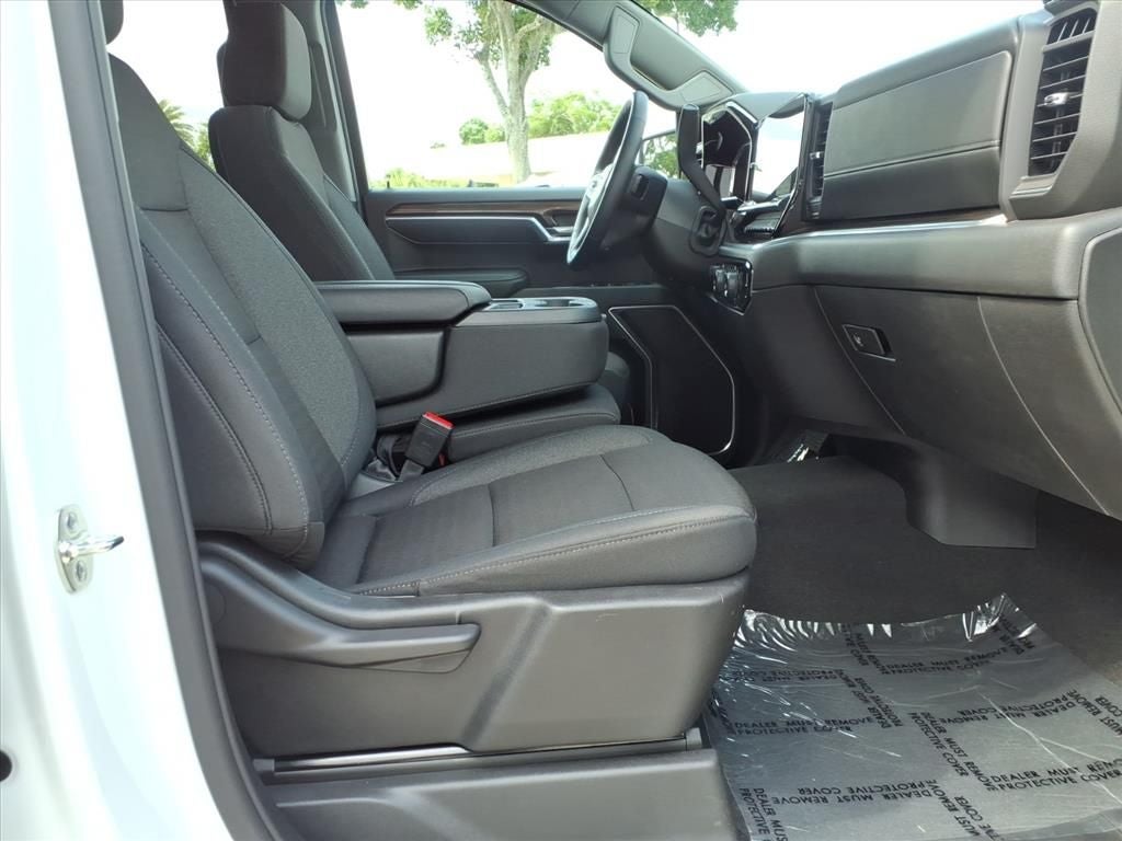 2026 Chevrolet Silverado 1500 LT - Photo 9
