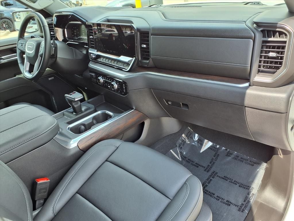 2025 GMC Sierra 1500 SLT - Photo 9