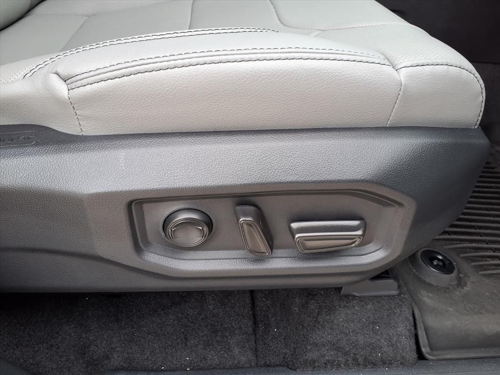 2026 Toyota Tundra Limited - Photo 19