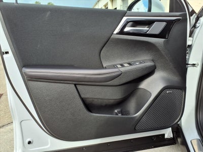 2025 Mitsubishi Outlander ES