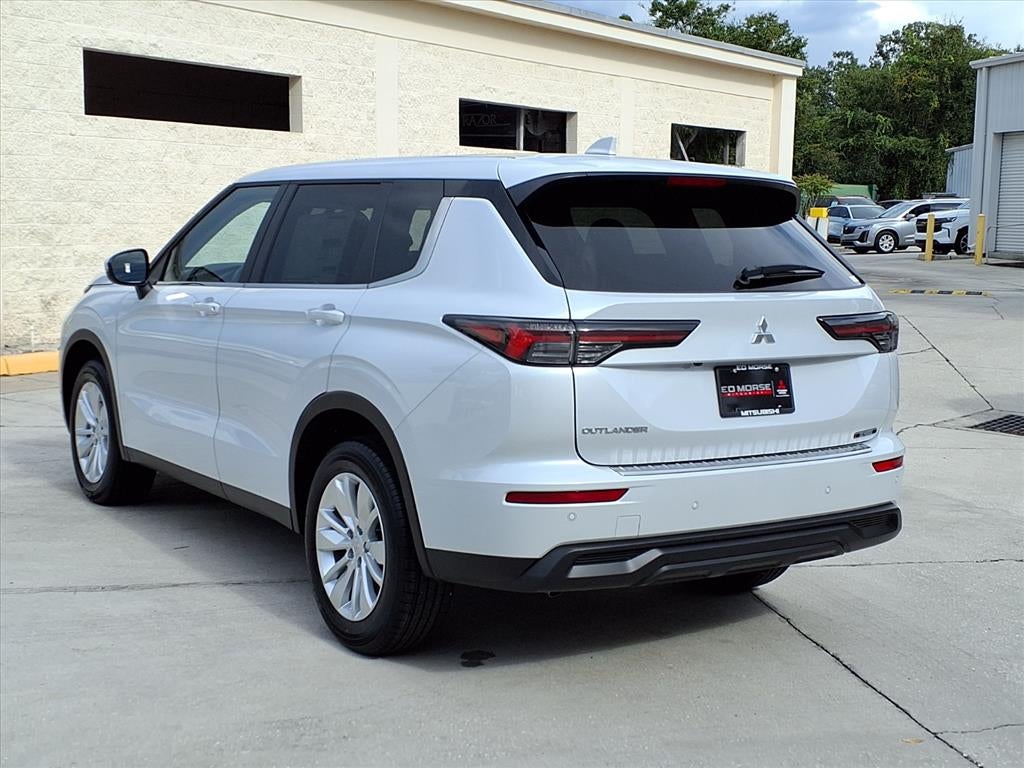 2025 Mitsubishi Outlander ES