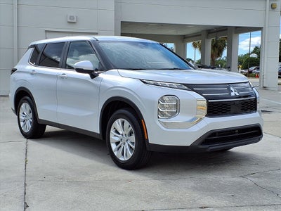 2025 Mitsubishi Outlander ES