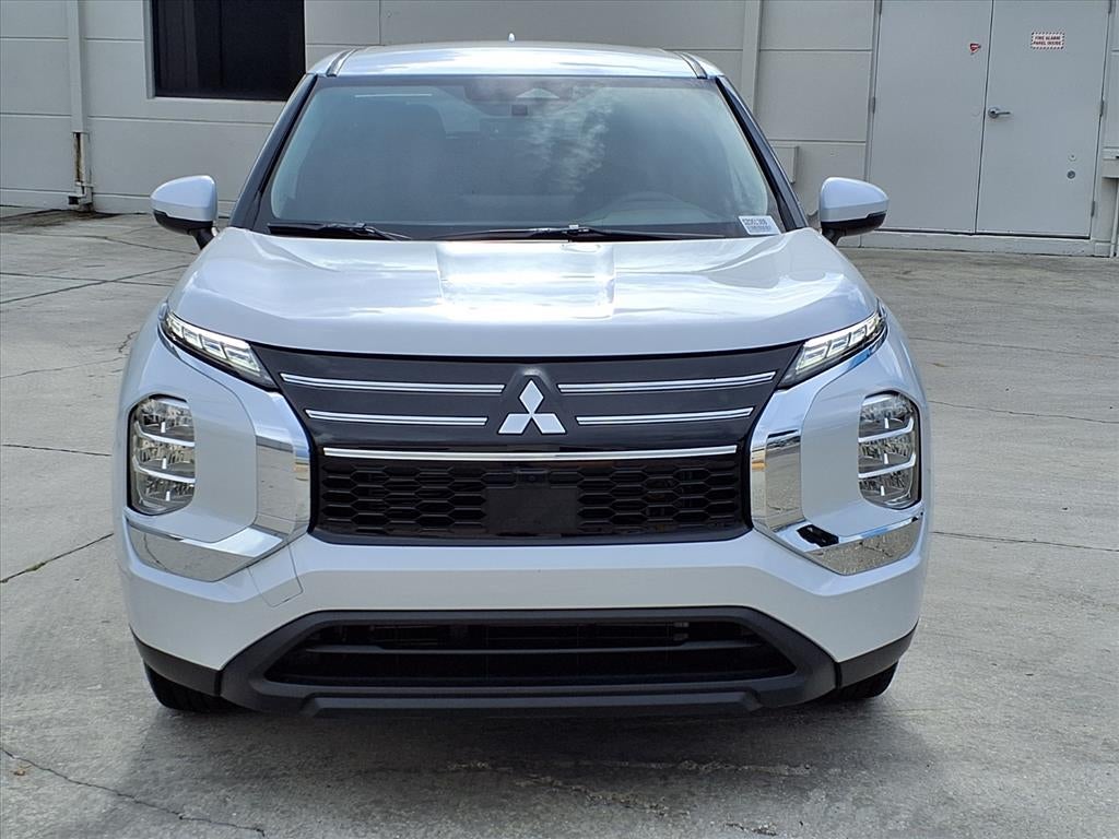 2025 Mitsubishi Outlander ES