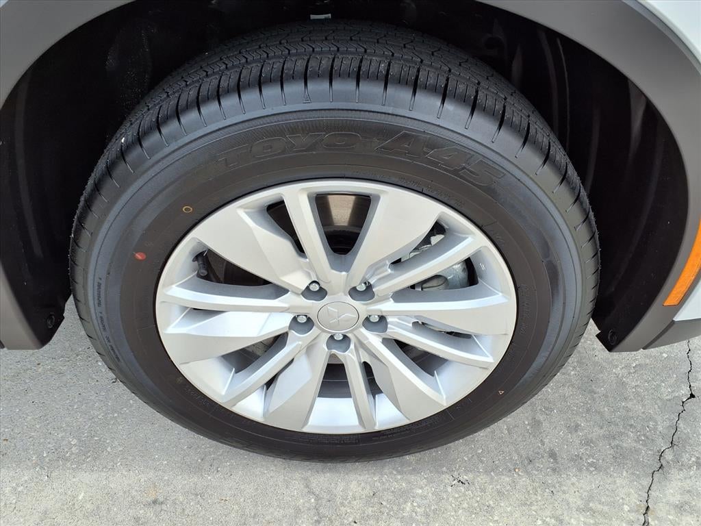 2025 Mitsubishi Outlander ES