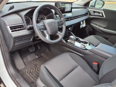 2026 Mitsubishi Outlander ES