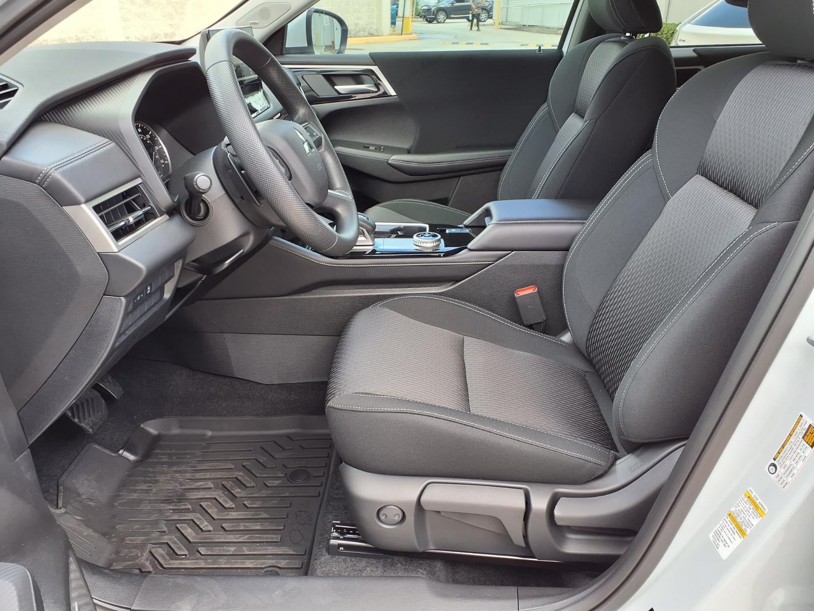 2026 Mitsubishi Outlander ES