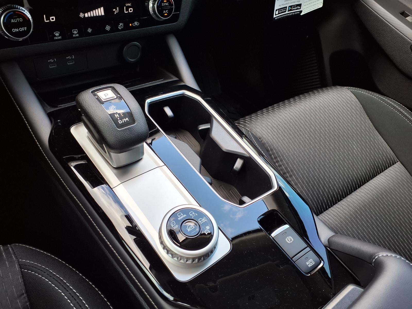 2026 Mitsubishi Outlander ES