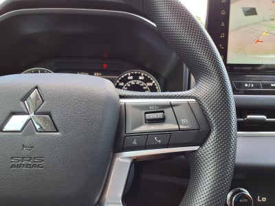 2026 Mitsubishi Outlander ES