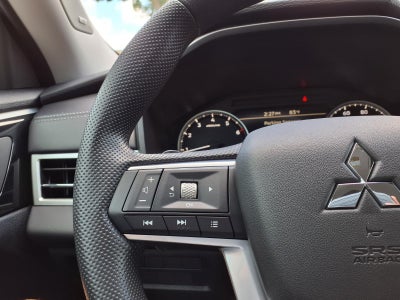 2026 Mitsubishi Outlander ES