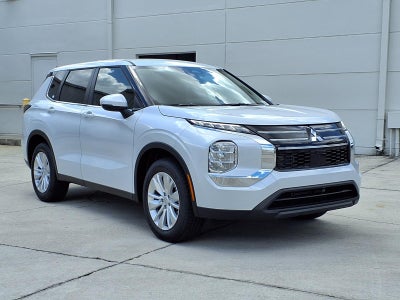 2026 Mitsubishi Outlander ES