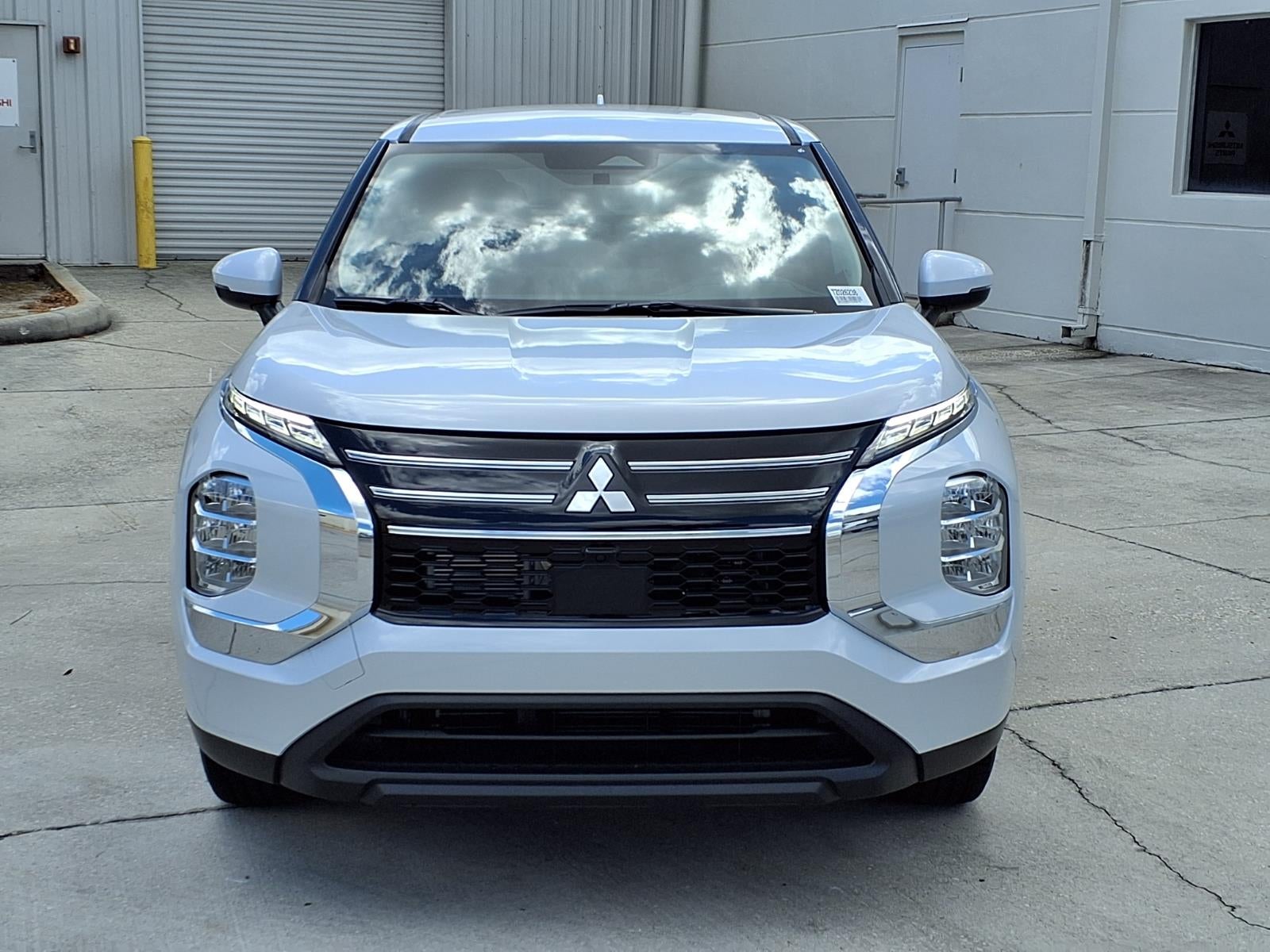 2026 Mitsubishi Outlander ES