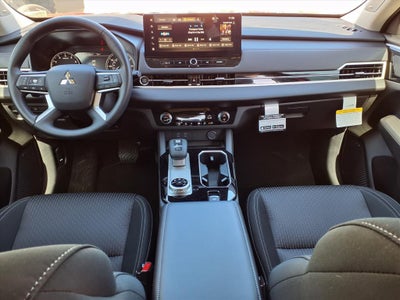 2026 Mitsubishi Outlander ES